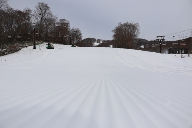 たんばらスキーパーク・オープン♪今年は人工降雪機を10台導入で最長2,200mのロング滑走がオープン当初から実現2017/11/23