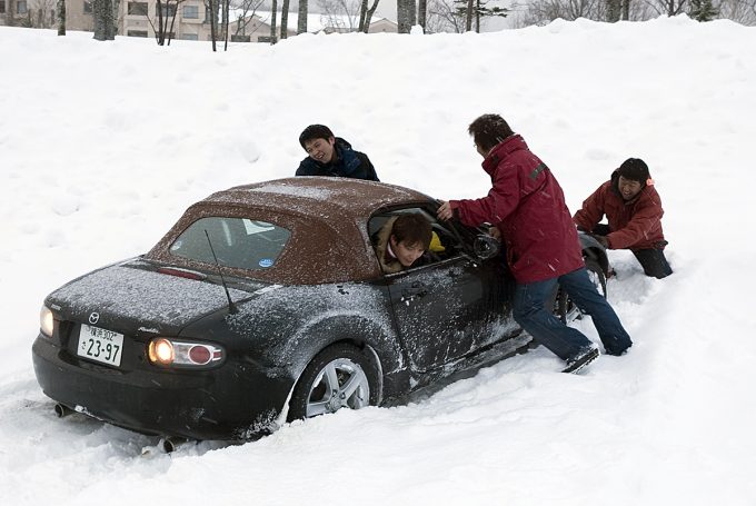 憶えておいて損はない 雪道でスタックしたときの脱出方法 好きゲレ