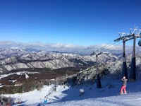 ゴンドラで一気に山頂エリアへ♪よく晴れた朝は感動ものの景観～