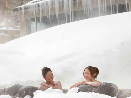 冬旅の憧れ「雪見露天風呂」を存分に満喫