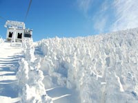 ロープウェイ山頂駅（1～2月はめったに晴れることがありません）